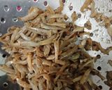 Foto langkah ke 2 dari resep Oseng Kulit Melinjo Teri.