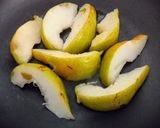 Foto del paso 2 de la receta: Brusquetta de mortadela y pera 🍐🍐🍐