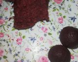 A picture of step 8 of Red Velvet çhoçolate inside Cupcakes with cream cheese frosting.