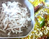 A picture of step 5 of Green Moong Dhokla.