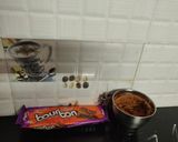 A picture of step 2 of Bourbon biscuit cake only 3 ingredients without egg.
