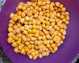 A picture of step 1 of Amritsari Chole.