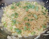A picture of step 6 of Onion and potato Maggi.