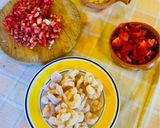 Foto del passaggio 2 della ricetta Insalata tiepida di riso basmati con gamberetti e pomodori
