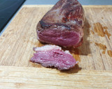 Foto del paso 8 de la receta: Magret de pato con cebolla caramelizada y compota de manzana