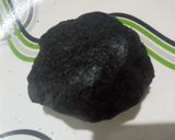 A picture of step 3 of Oreo Choco lollipops.