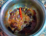 Foto del paso 6 de la receta Dorada y gambas con cebollas confitadas a la Canela y pasas