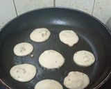 A picture of step 4 of Unniyapam Keralite sweet dish.
