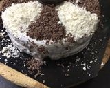A picture of step 12 of Oreo Ice cream cake.