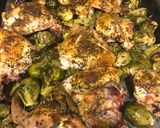 Foto del paso 1 de la receta: Pollo al horno con salsa de romero y tomillo, con brócoli y repollitos de brucelas