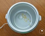 Foto del paso 2 de la receta: Arroz al estilo peruano en olla arrocera