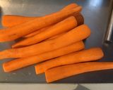 Une image de l'étape 1 de Carottes et courgettes au cumin et coriandre.
