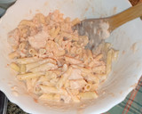 Foto del paso 4 de la receta: Ensalada de pasta con merluza y queso batido