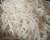 वेज हक्का नूडल्स(Veg hakka noodles recipe in hindi) रेसिपी चरण 4 फोटो