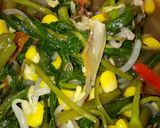 Foto langkah ke 2 dari resep Tumis JMKT (jagung mangga muda kangkung toge) sederhana.