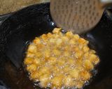 A picture of step 2 of Dry Soya Manchurian.