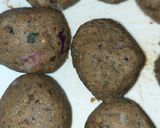 A picture of step 3 of Turai chhilka kofta with curry.