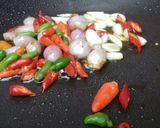 Foto langkah ke 3 dari resep Telur Kemangi ala Thailand.