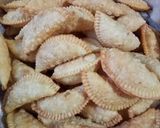A picture of step 1 of Coconut gujiya.