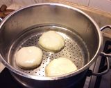 Hình bước làm 6 của món Bánh nếp nhân đậu nhà nghèo