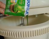 Foto langkah ke 2 dari resep Bolu Susu Matcha.