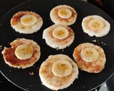A picture of step 5 of Bread banana caramel.