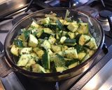 Une image de l'étape 8 de Courgettes en sauce verte, vin blanc et ail des ours.