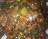 Foto langkah ke 5 dari resep Oseng Daging Sapi Cabe Ijo.