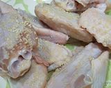 Hình bước làm 1 của món Gà chiên giòn chấm sốt phomai