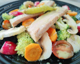 Foto del paso 5 de la receta: Ensalada de verduras crudas con ventresca y aliño de aguacate