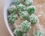 A picture of step 5 of Pandan Glutinuos Rice Ball with Coconut Sugar Filling.