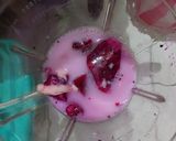 Foto langkah ke 3 dari resep Smothies buah naga apel.