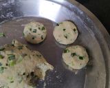 A picture of step 6 of Spring onion cones.