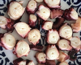 Foto del paso 1 de la receta: Pulpo gratinado con queso San Simón