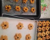 Foto langkah ke 3 dari resep Kue Semprit Jadul.