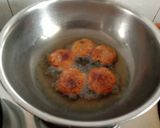 A picture of step 3 of Super tasty lauki veg tikki with tomato onion gravy.