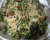 Foto del paso 11 de la receta: Noodles con brócoli, champiñón y zanahoria