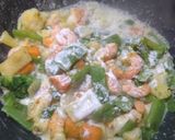 Une image de l'étape 3 de Wok de légumes et crevettes.