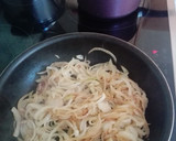 Foto del paso 2 de la receta: Huevos escalfados sobre tomate triturado