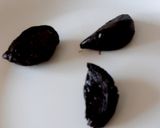 Foto del paso 2 de la receta: Macarrones con ajo negro, ajetes, setas y nata