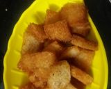 A picture of step 2 of Bread croutons for tomato soup.