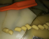 Foto del paso 3 de la receta: Ñoquis económicos de masa bomba con crema de zapallo 🎃