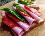 Foto del paso 1 de la receta: SANDWICHS Con🥑Aguacate, Mortadela y Chorizo Español...!😋