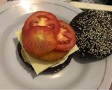 Foto langkah ke 4 dari resep Black Burger.