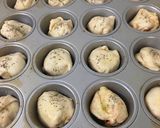 A picture of step 5 of Pepperoni Pizza Bombs.