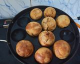 A picture of step 7 of Littichokha with baigan chutney and fried chilli onions.