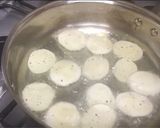 A picture of step 6 of Kanda batata puri.