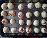 Foto del paso 3 de la receta: Scones o Pancitos saborizados de queso tomate y albahaca 🍅🧀🌱