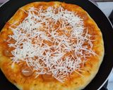 Foto langkah ke 3 dari resep Pizza Cheese Mayo.