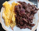A picture of step 4 of Stir-Fried Glass Noodles with Vegetables and Beef.